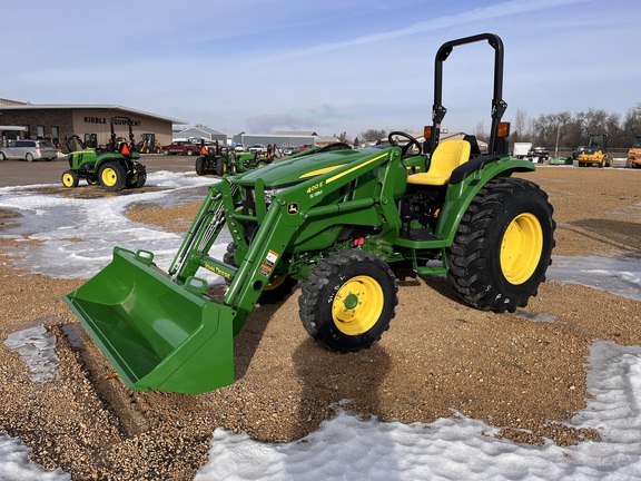 2025 John Deere 4044M - Photo2