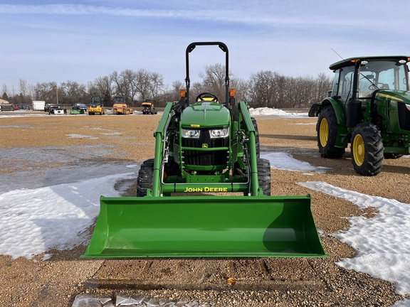 2025 John Deere 4044M - Photo3