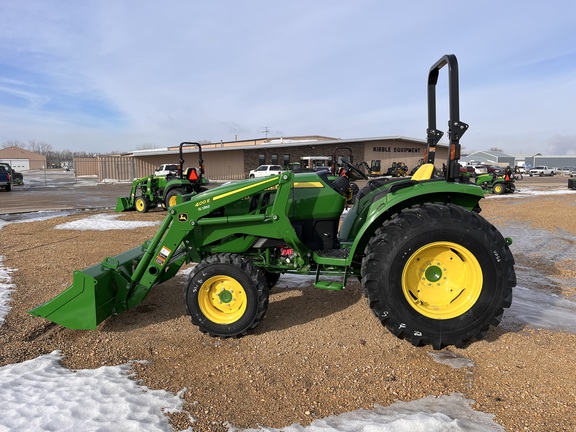 2025 John Deere 4044M - Photo9