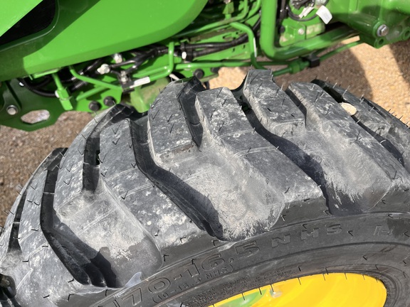 2025 John Deere 4044M - Photo12