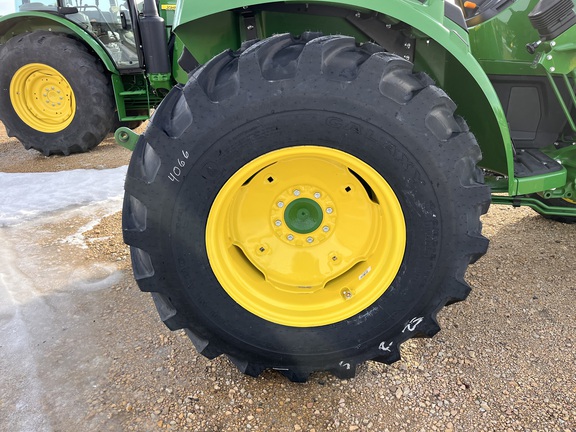 2025 John Deere 4044M - Photo16