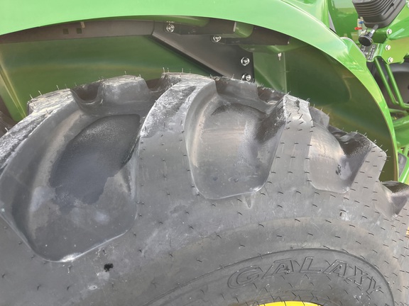 2025 John Deere 4044M - Photo18