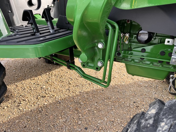 2025 John Deere 4044M - Photo28