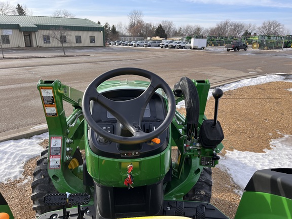 2025 John Deere 4044M - Photo33