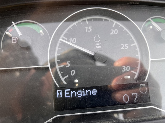 2025 John Deere 4044M - Photo32