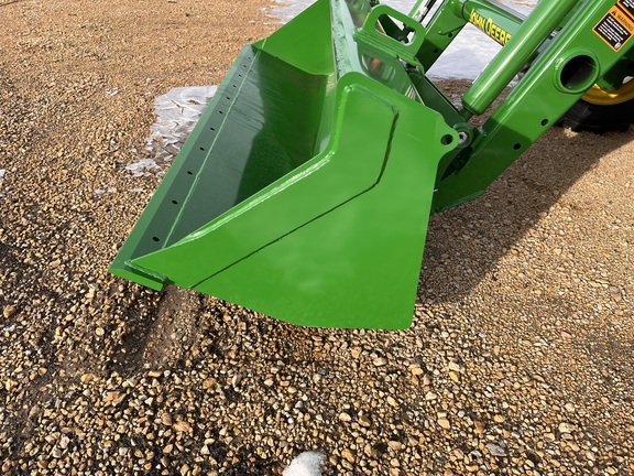 2025 John Deere 4044M - Photo37