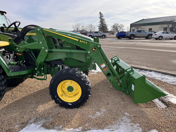 2025 John Deere 4044M - Photo40