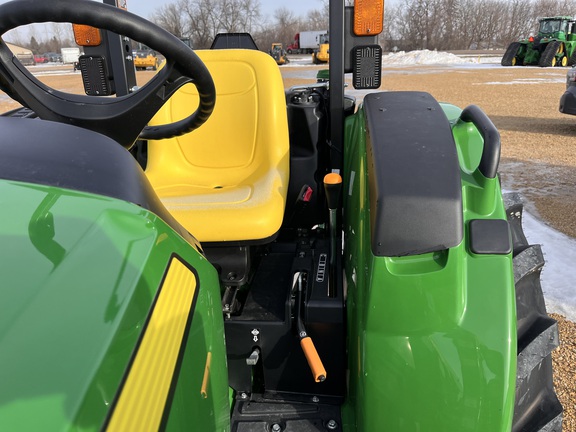 2025 John Deere 4044M - Photo43