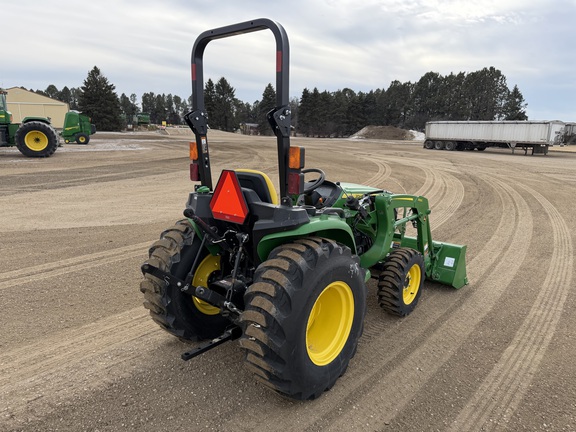 2025 John Deere 3038E - Photo3