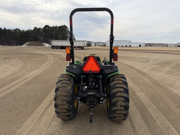 2025 John Deere 3038E - Photo4