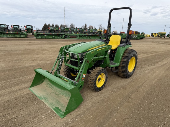 2025 John Deere 3038E - Photo7
