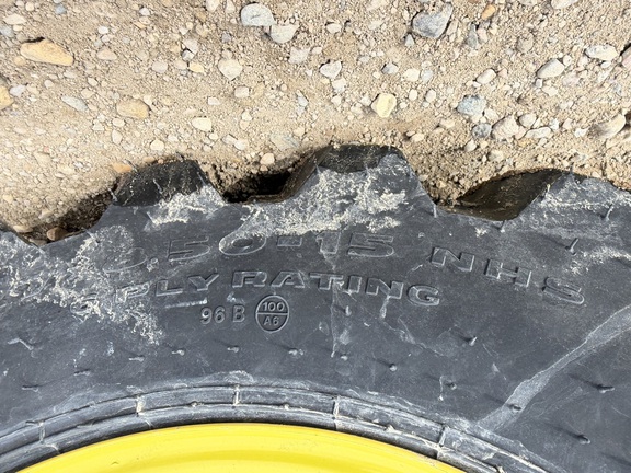 2025 John Deere 3038E - Photo9