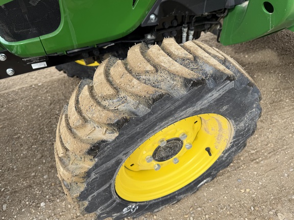 2025 John Deere 3038E - Photo10