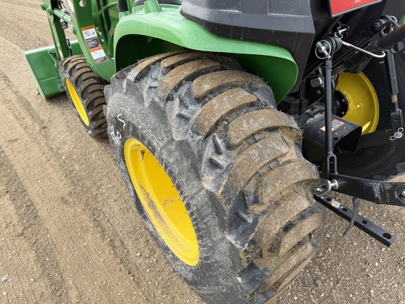 2025 John Deere 3038E - Photo14