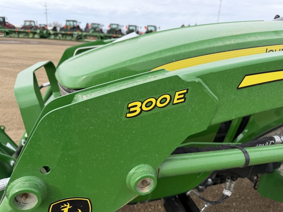 2025 John Deere 3038E - Photo15