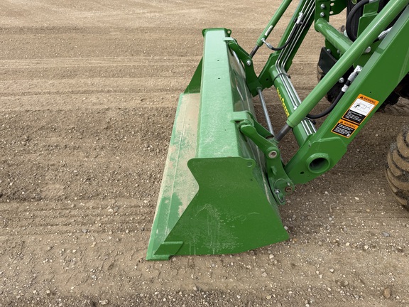 2025 John Deere 3038E - Photo17