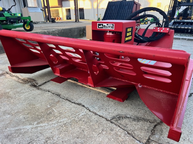 2025 Brown 826 Image 4