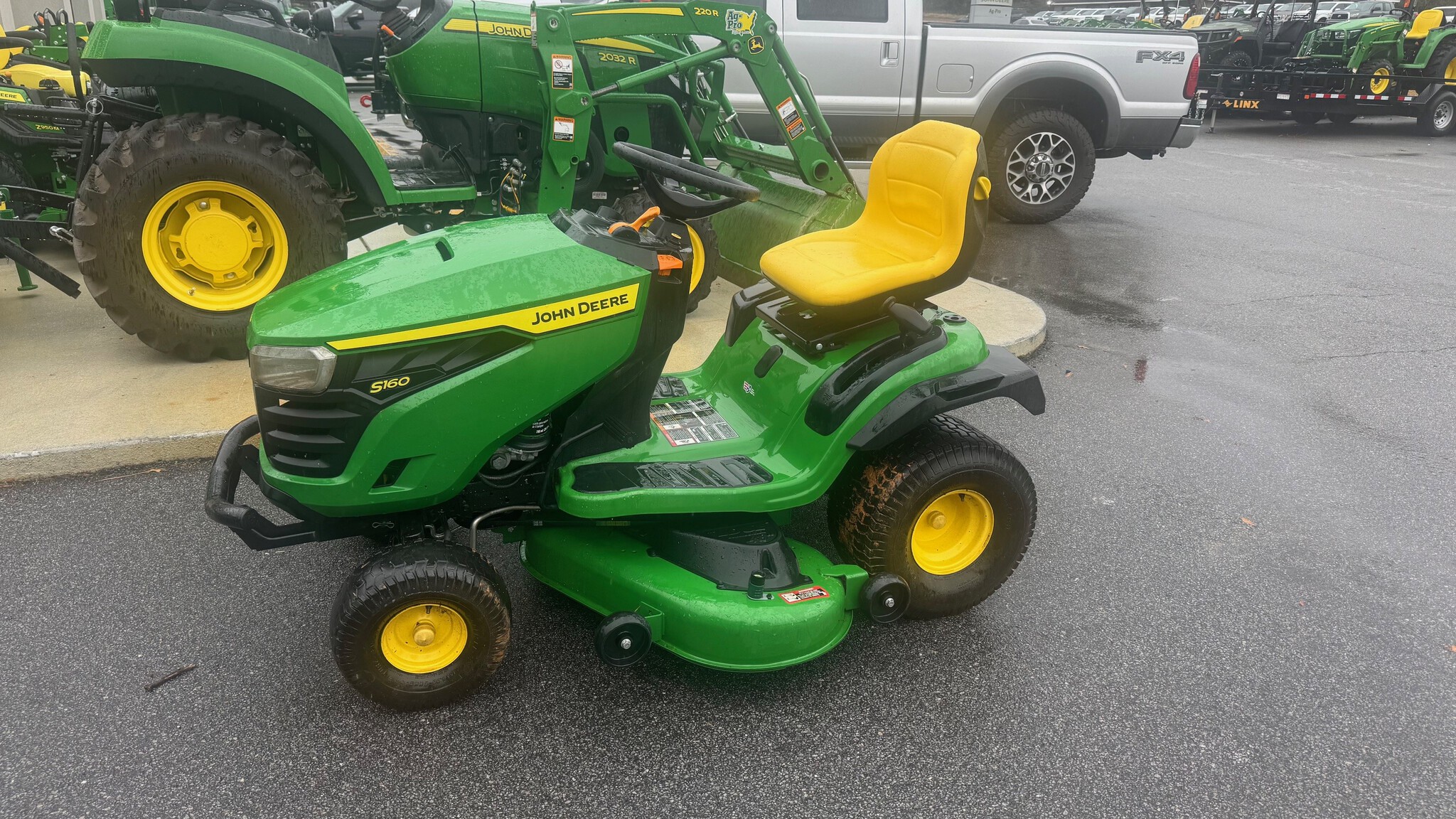 John Deere S160 Image 1