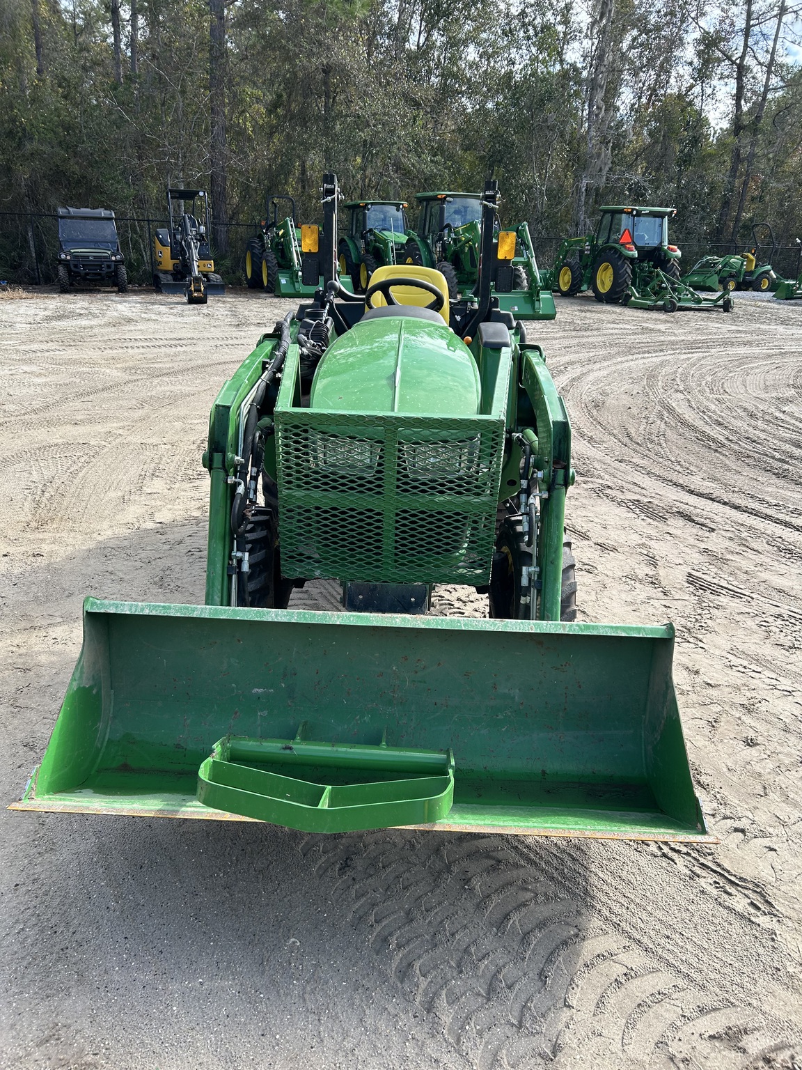 2024 John Deere 3025E Image 2