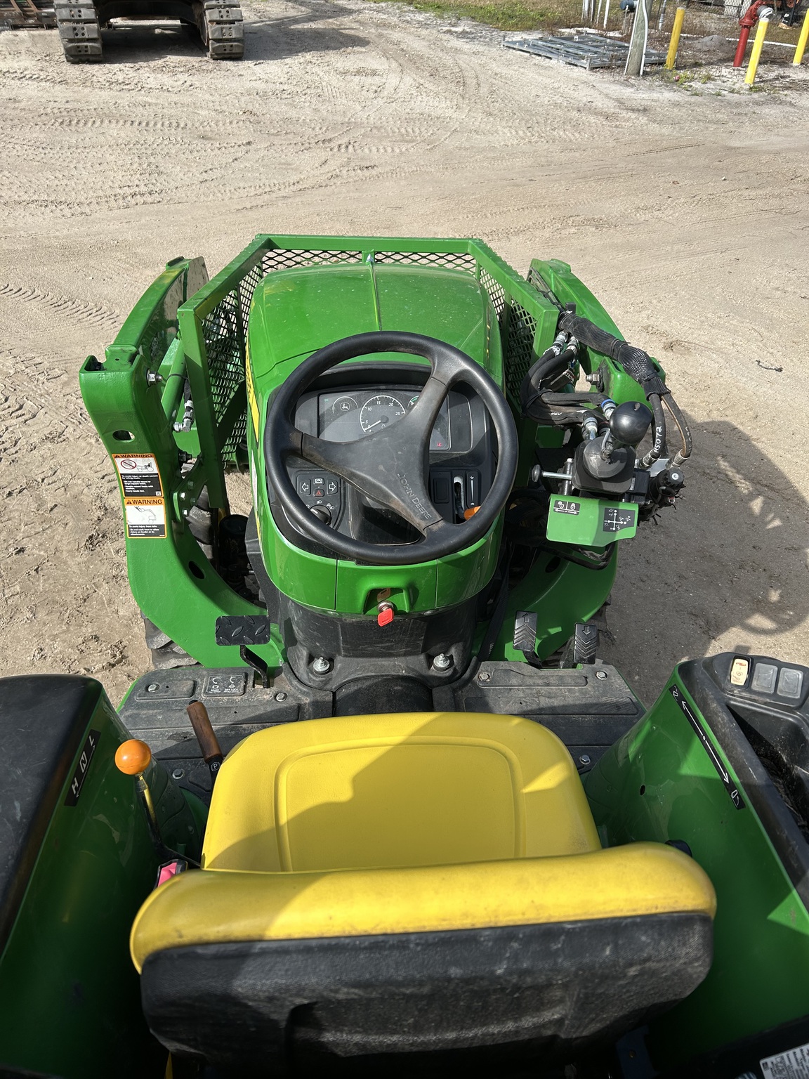 2024 John Deere 3025E Image 6