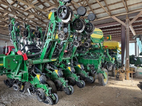 Photo of 2021 John Deere 1795
