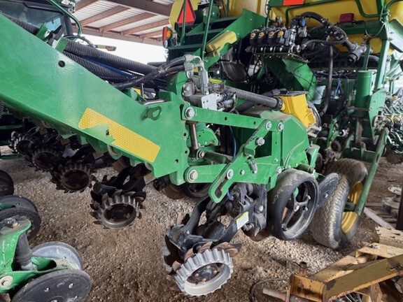 Photo of 2021 John Deere 1795