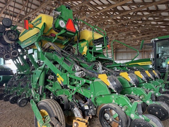 Photo of 2021 John Deere 1795