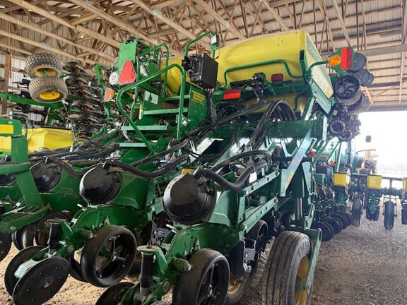 Photo of 2021 John Deere 1795