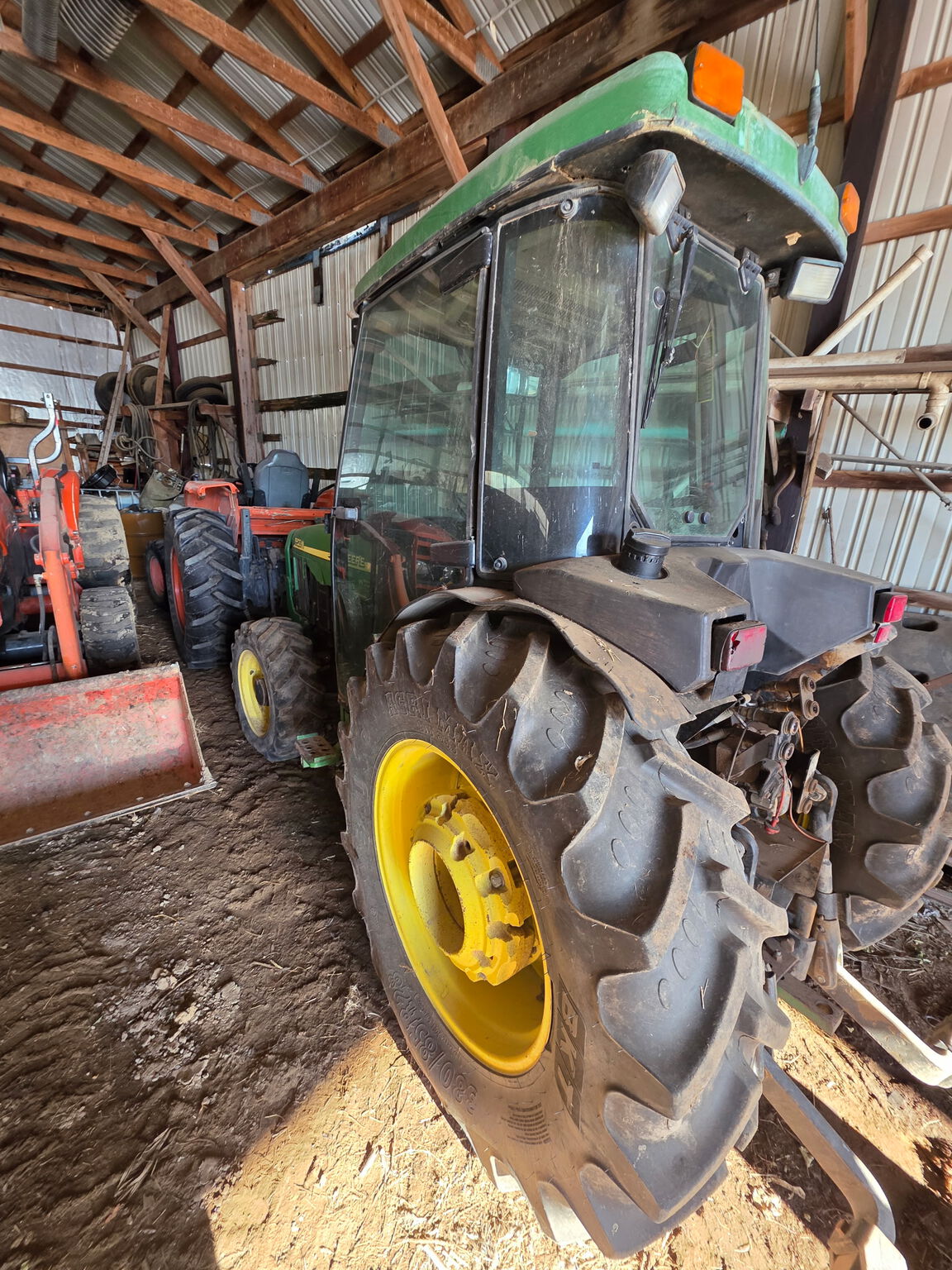 2003 John Deere 5520N Image 4