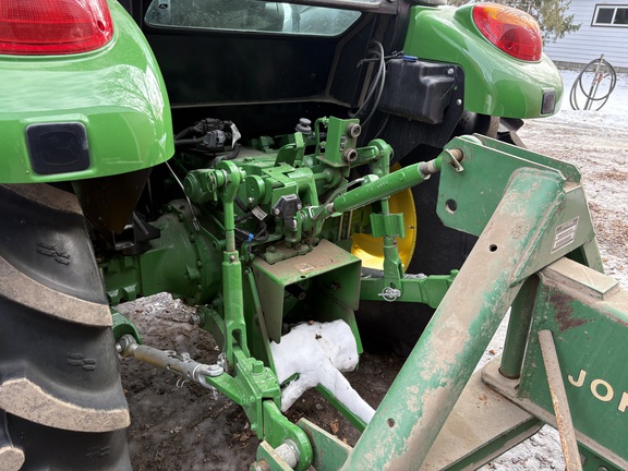 2022 John Deere 5075E - Photo4