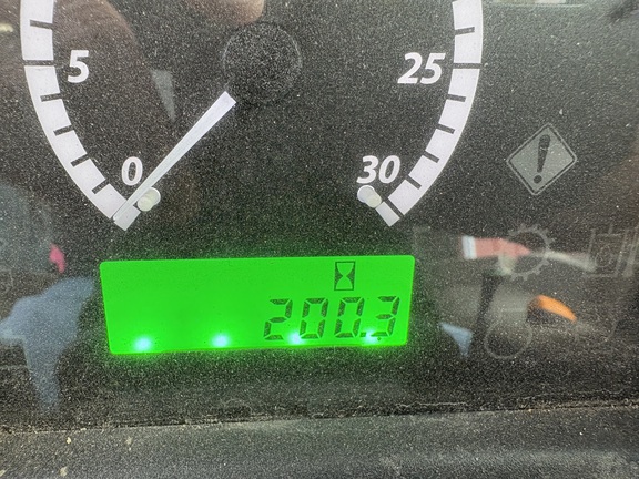 2022 John Deere 5075E - Photo11