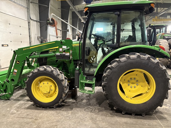 2022 John Deere 5075E - Photo3