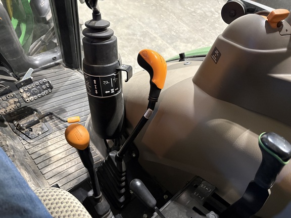 2022 John Deere 5075E - Photo10