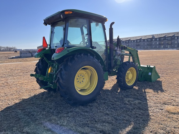 2022 John Deere 5075E - Photo5