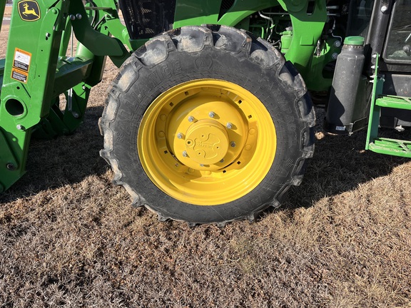 2022 John Deere 5075E - Photo9