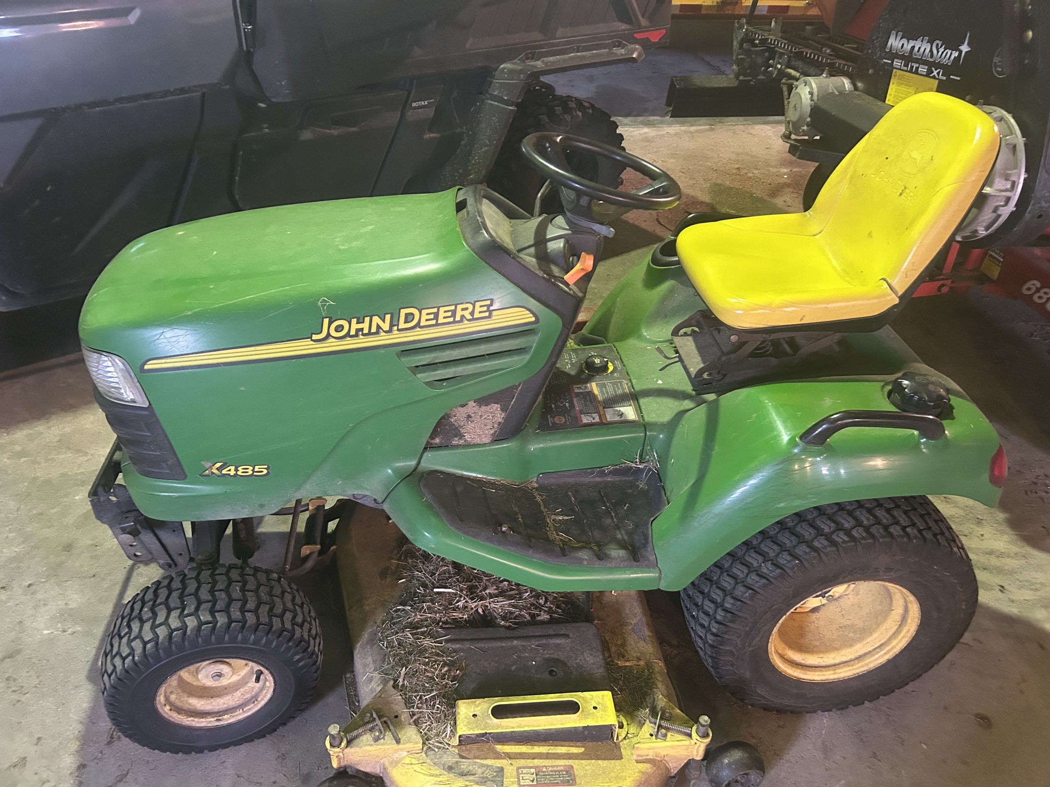 2004 John Deere X485 Image 1