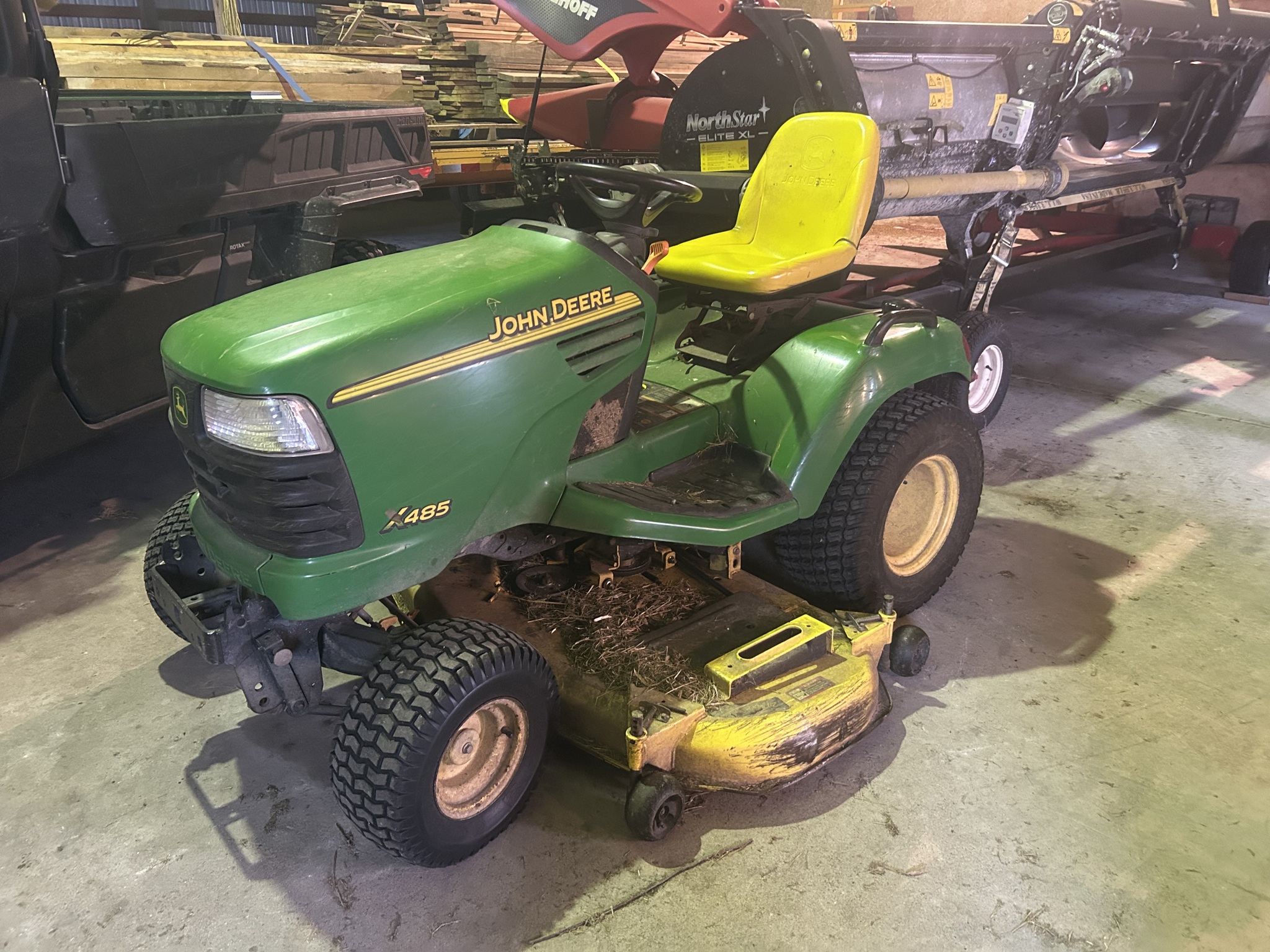2004 John Deere X485 Image 2