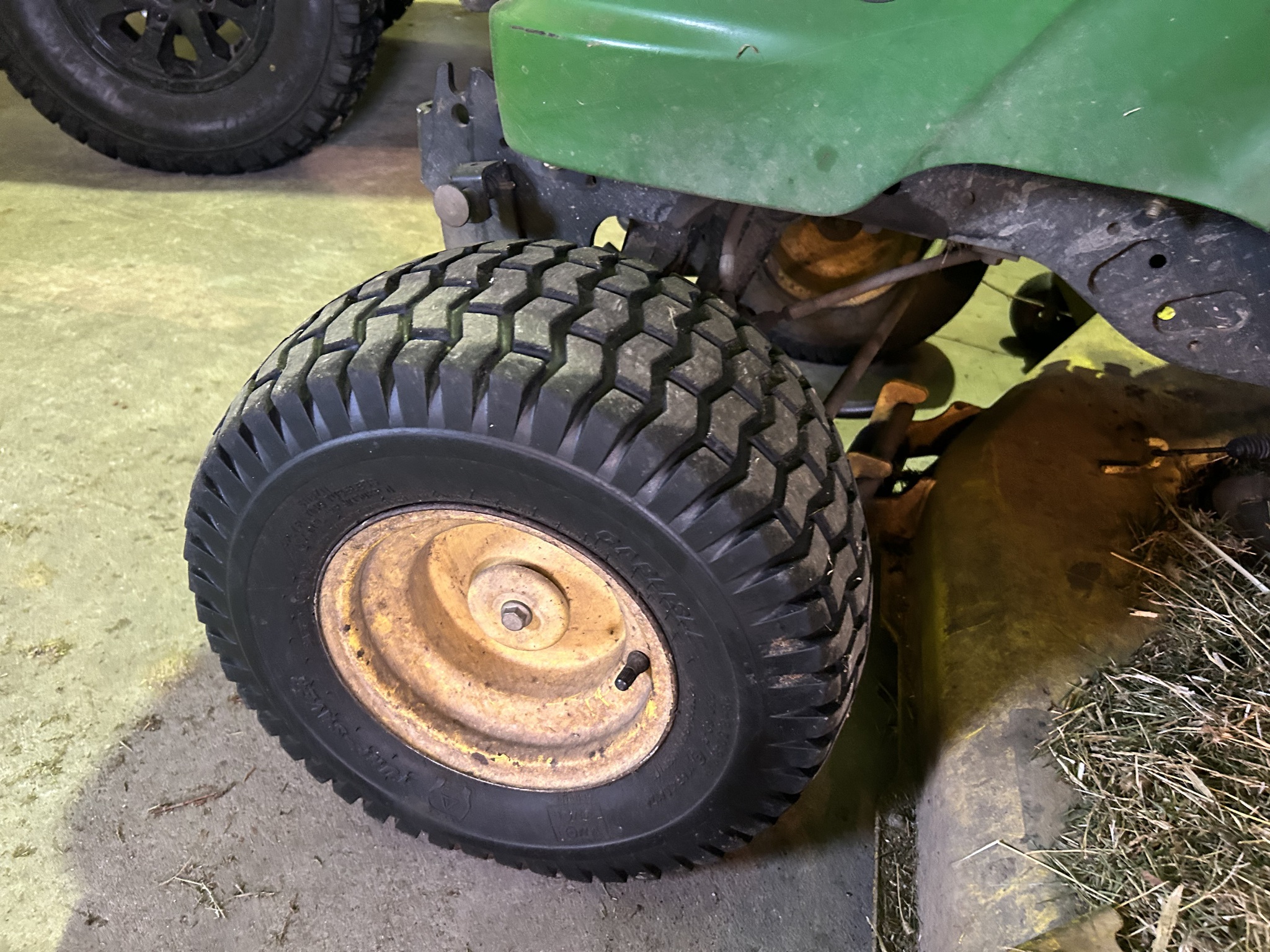 2004 John Deere X485 Image 5