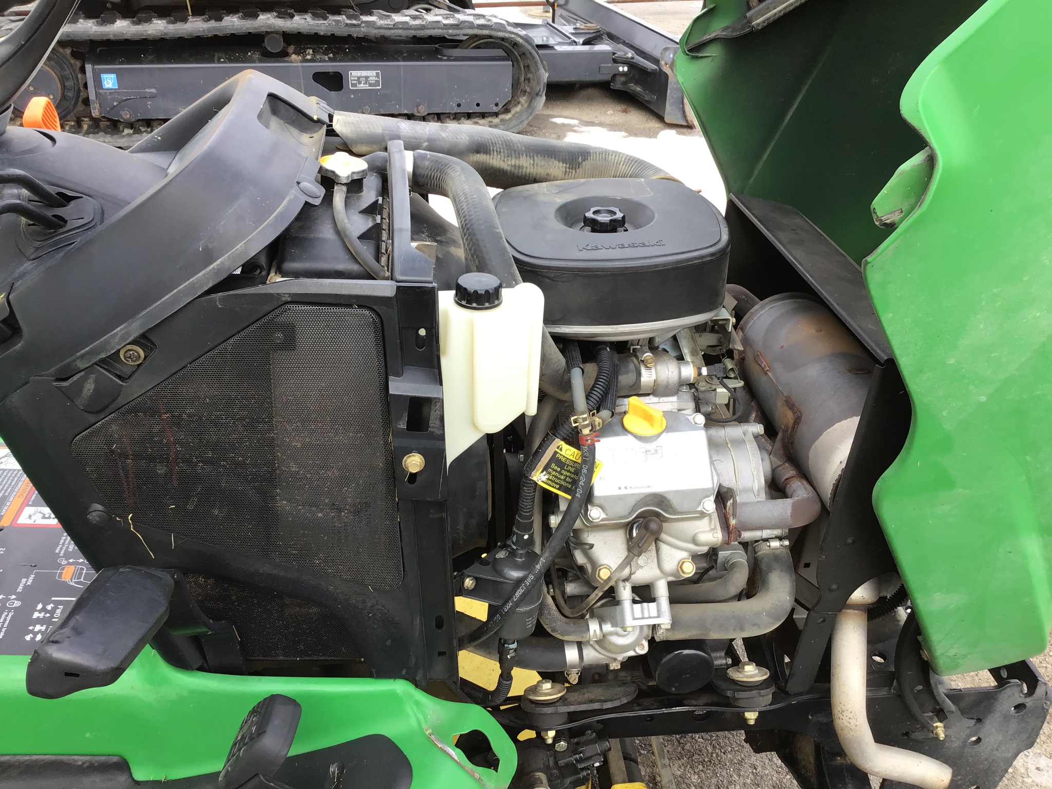 2004 John Deere X485 Image 14