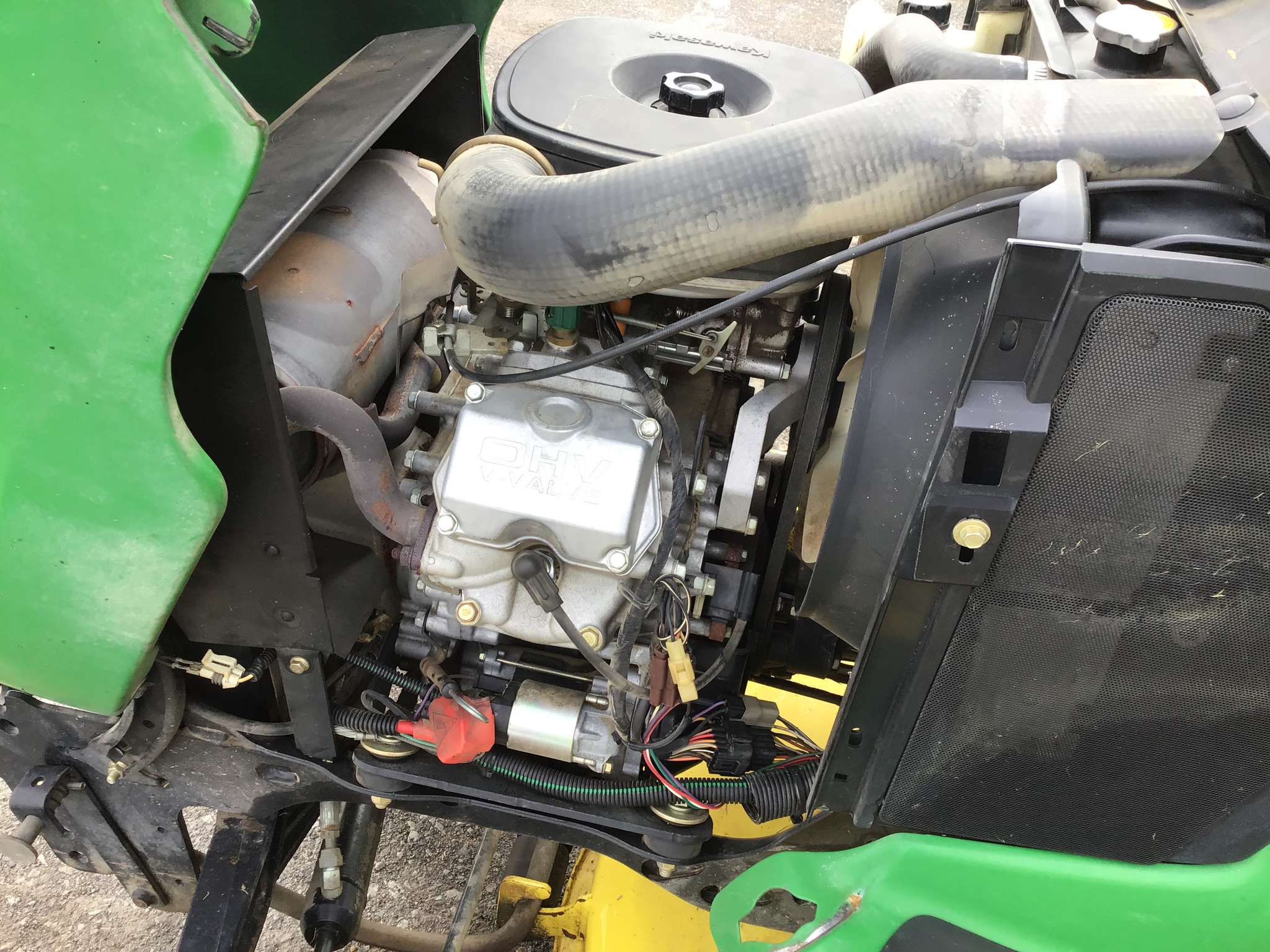 2004 John Deere X485 Image 15