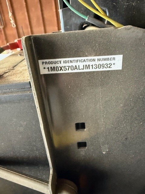 2018 John Deere X570 Image 6