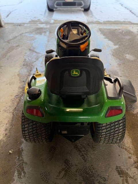 2018 John Deere X570 Image 5