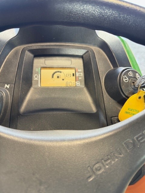 2018 John Deere X570 Image 4