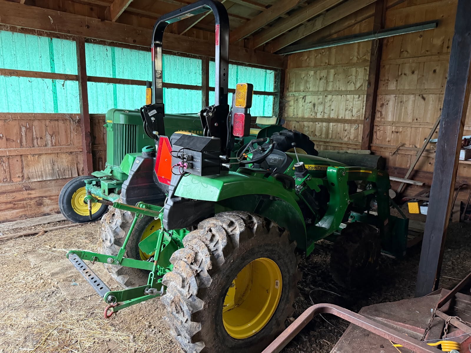 2022 John Deere 3043D Image 2