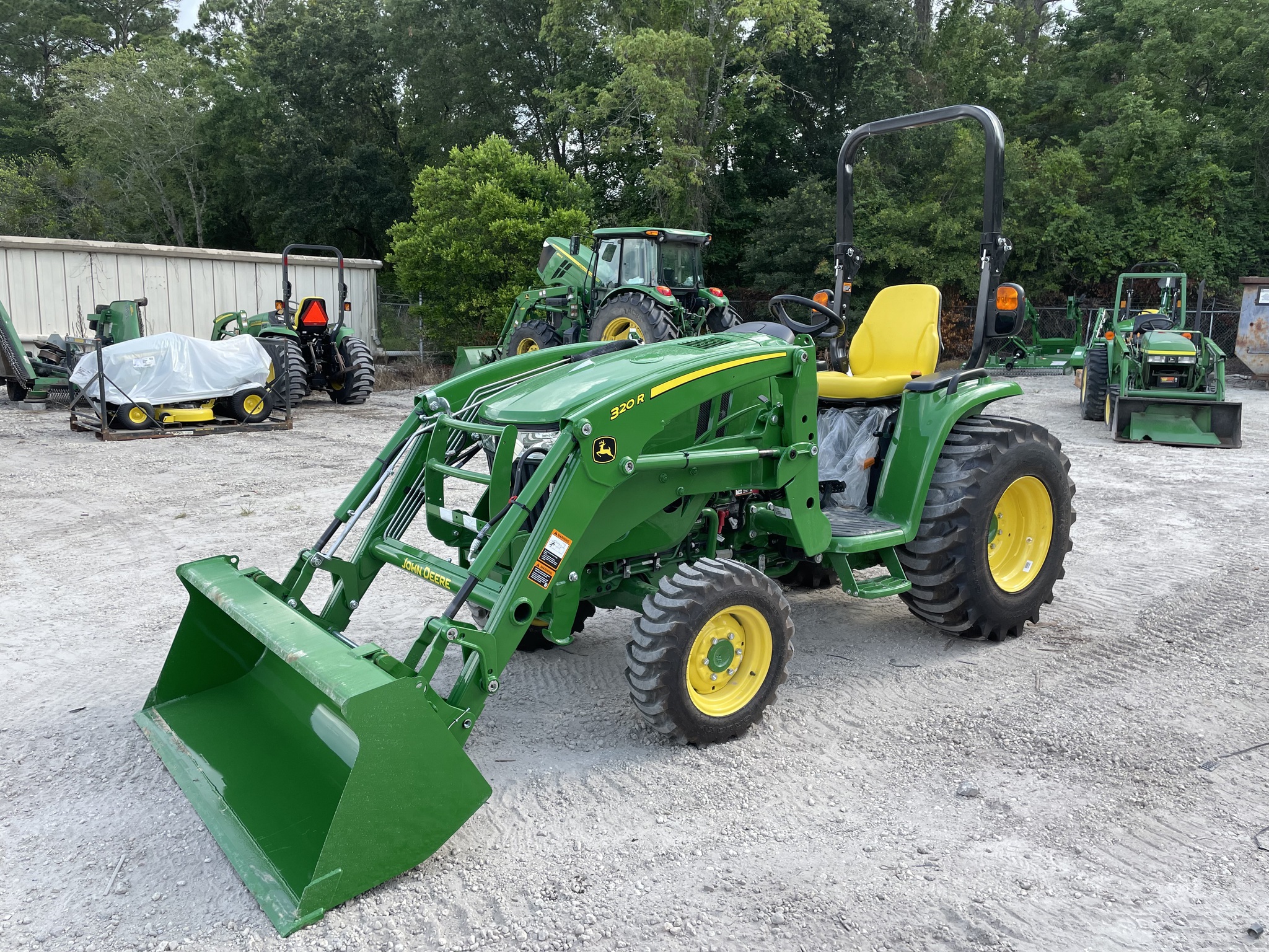 2025 John Deere 3046R Image 1