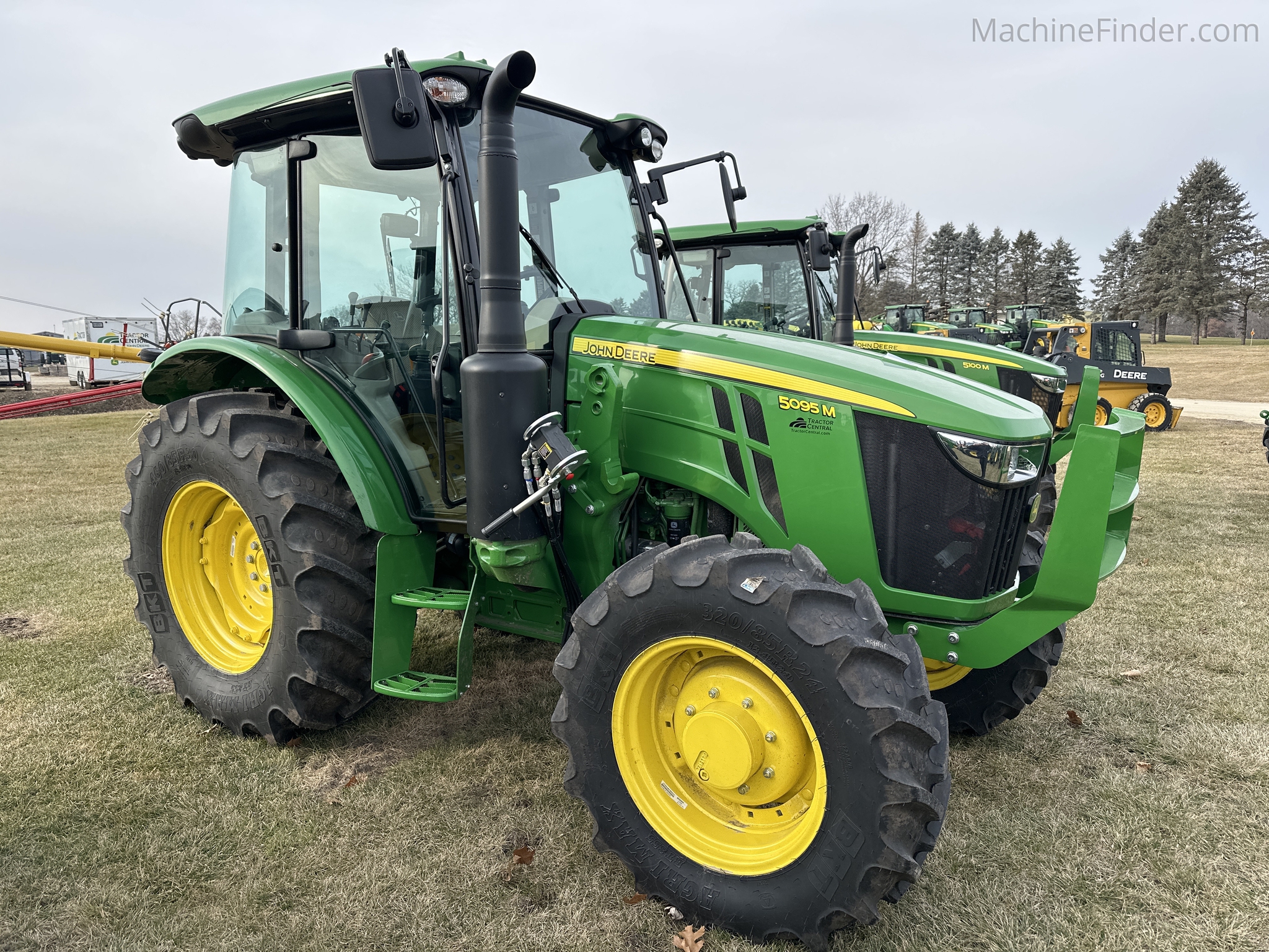 2025 John Deere 5095M Image 3