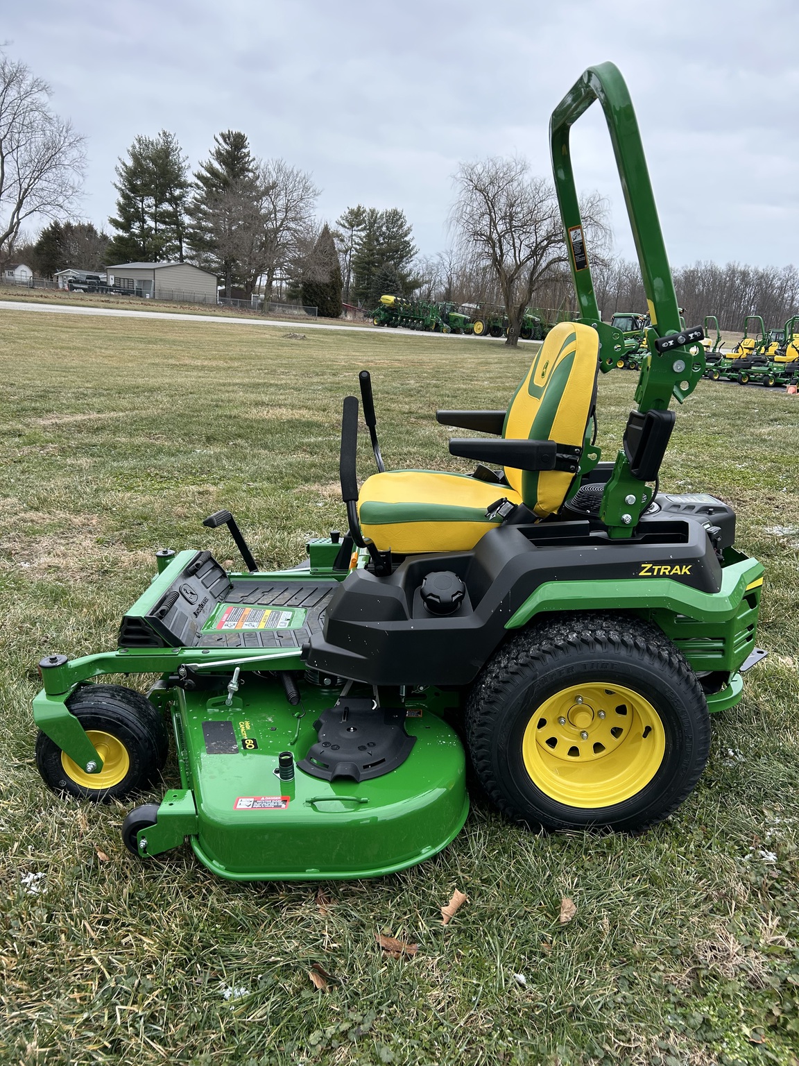 2026 John Deere Z545R Image 5