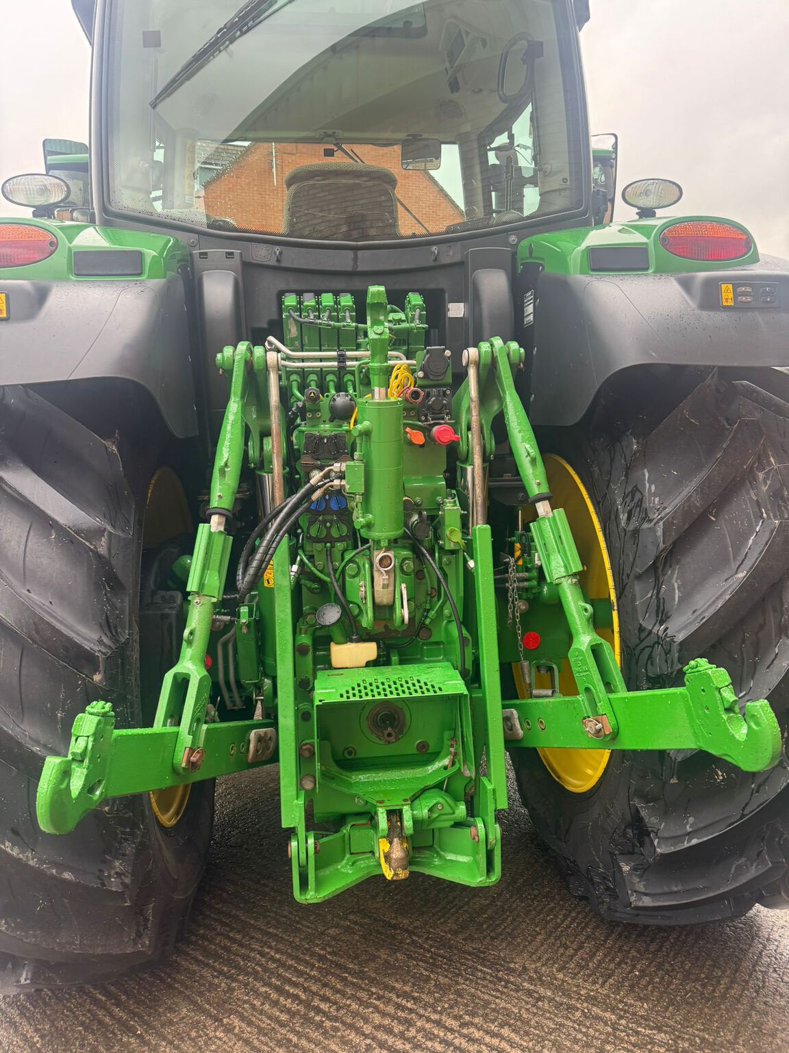 2021 John Deere 6215R