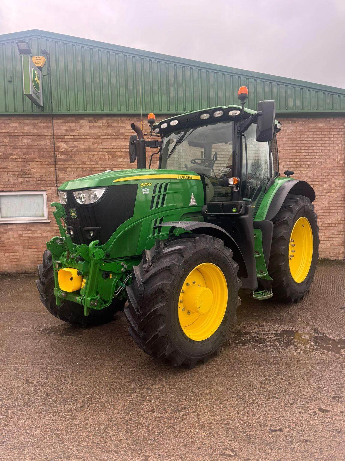2021 John Deere 6215R