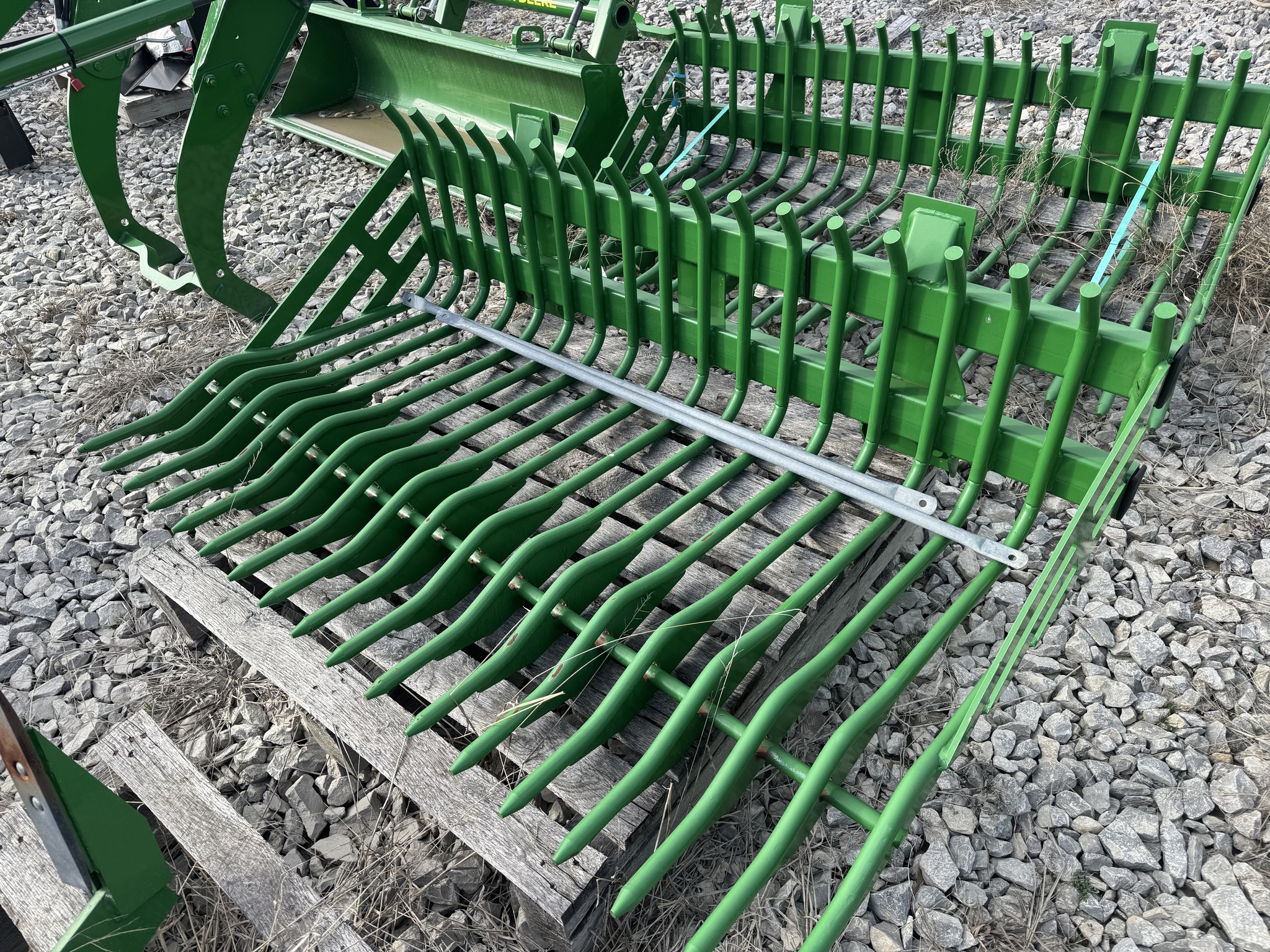  2021 Frontier AR10E-75 ROCK BKT 300X/CX/4&500-XF at Heritage Tractor in Pittsburg, KS